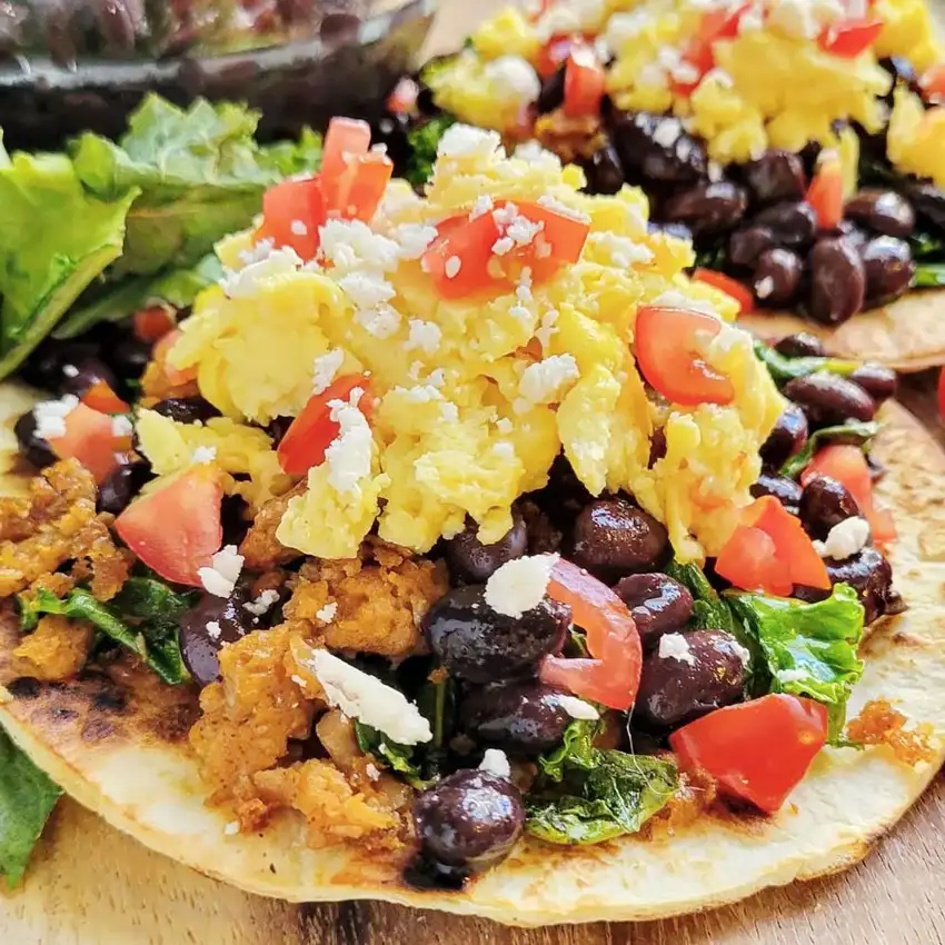 VEGAN-HUEVOS-RANCHEROS-BREAKFAST-TOSTADAS-WITH-JUST-EGG