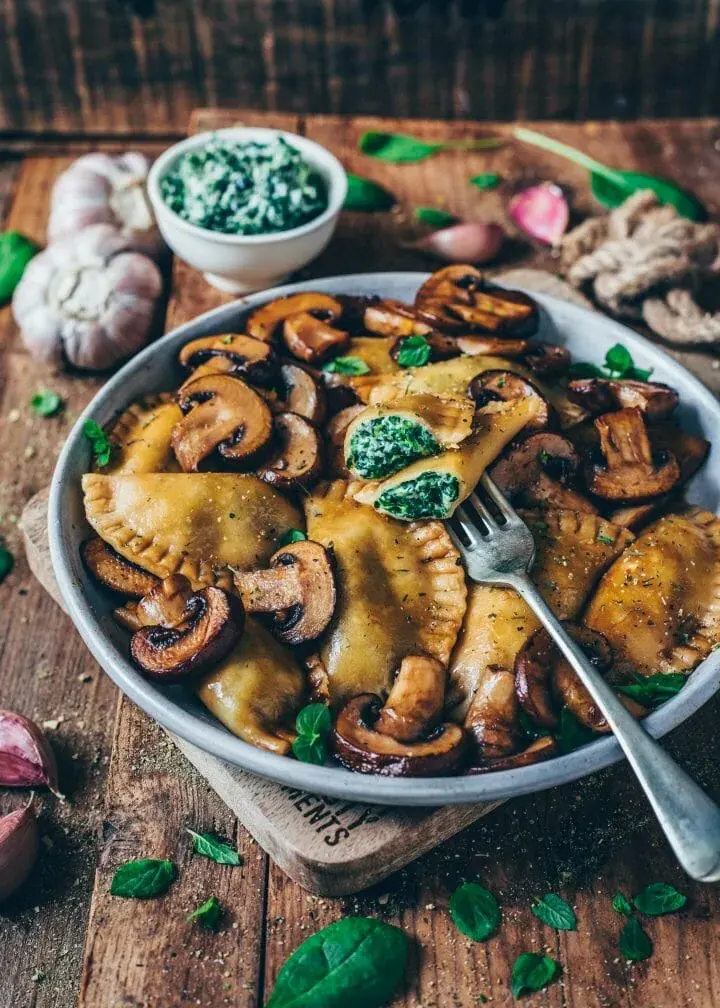 Vegan-Spinach-Ravioli-with-Mushrooms