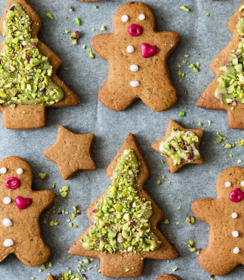 aquafaba-gingerbread-cookies