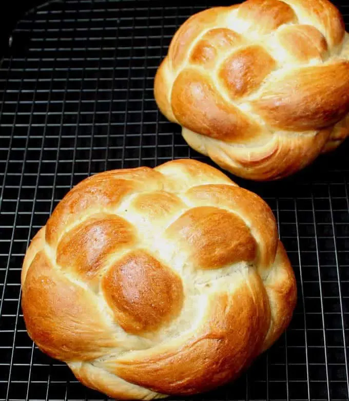 aquafaba-sourdough-bread