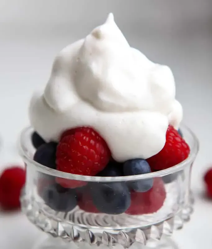 aquafaba-whipped-cream