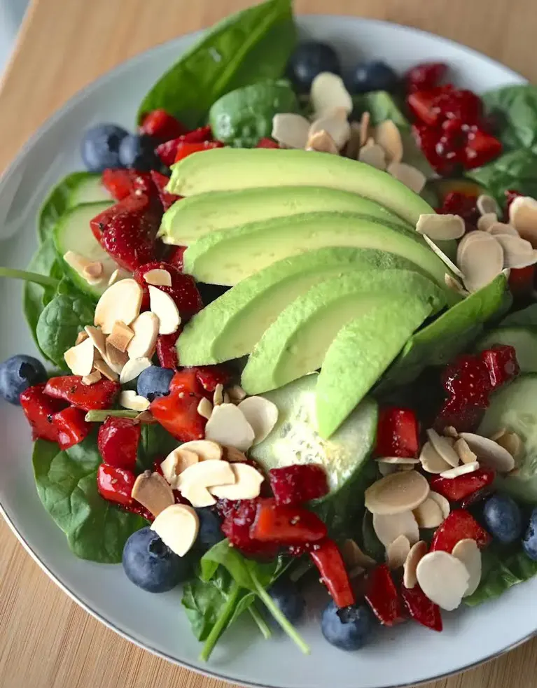 berry-spinach-salad-with-toasted-almonds