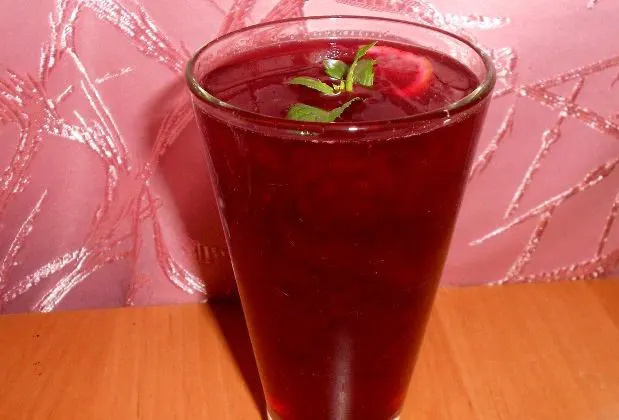 blackcurrant-and-mint-lemonade