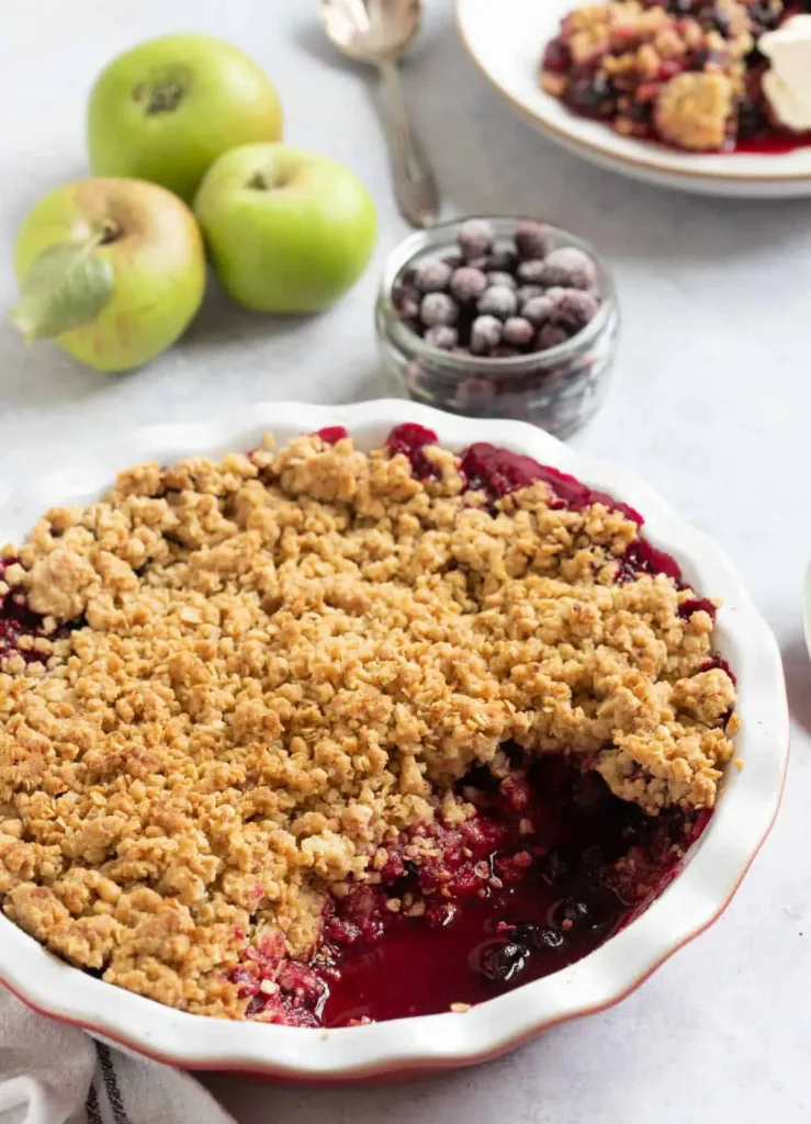 blackcurrant-apple-crumble