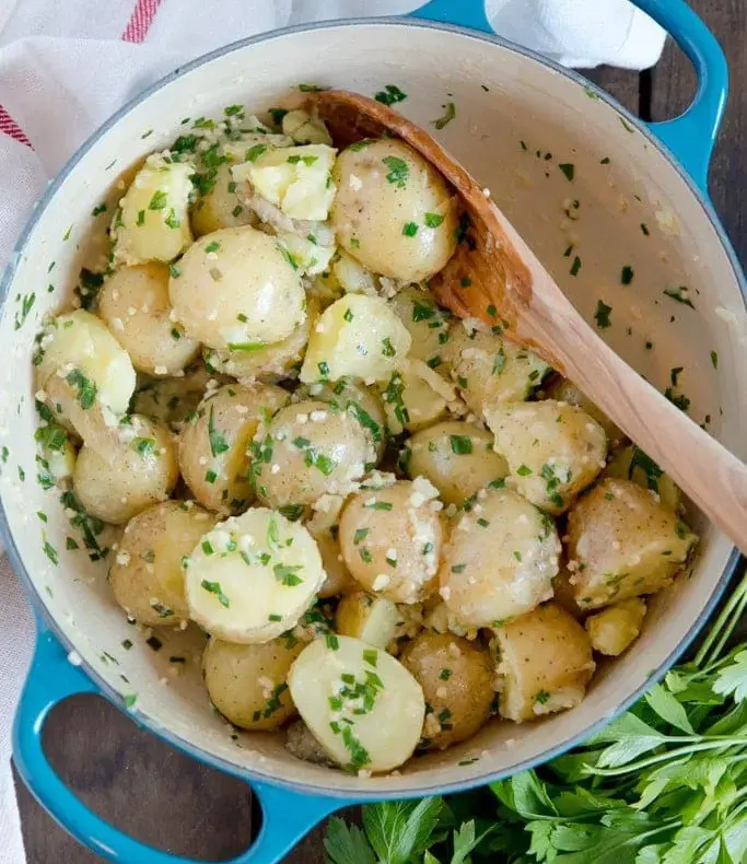 boiled-baby-potatoes-with-garlic-herb-butter