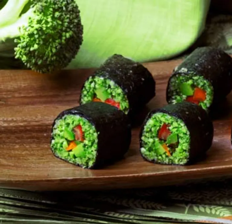 broccoli-and-avocado-sushi-rolls