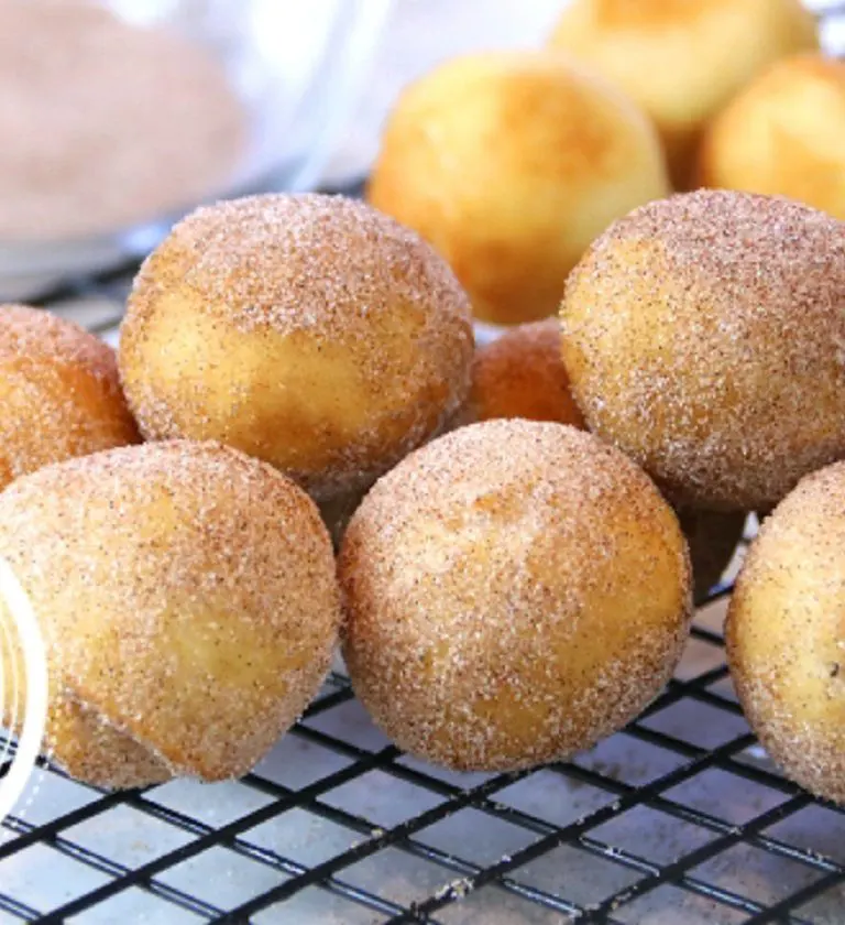 cinnamon-sugar-coated-doughnuts