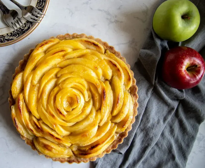 cinnamon-sugar-french-apple-tart