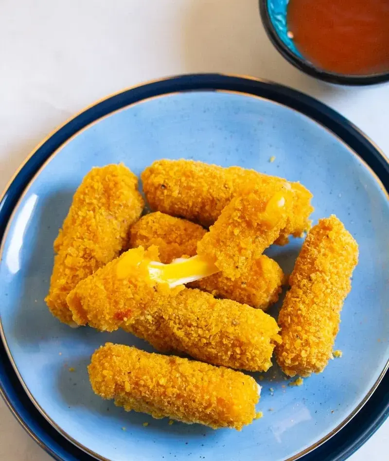 crispy-doritos-mozzarella-sticks