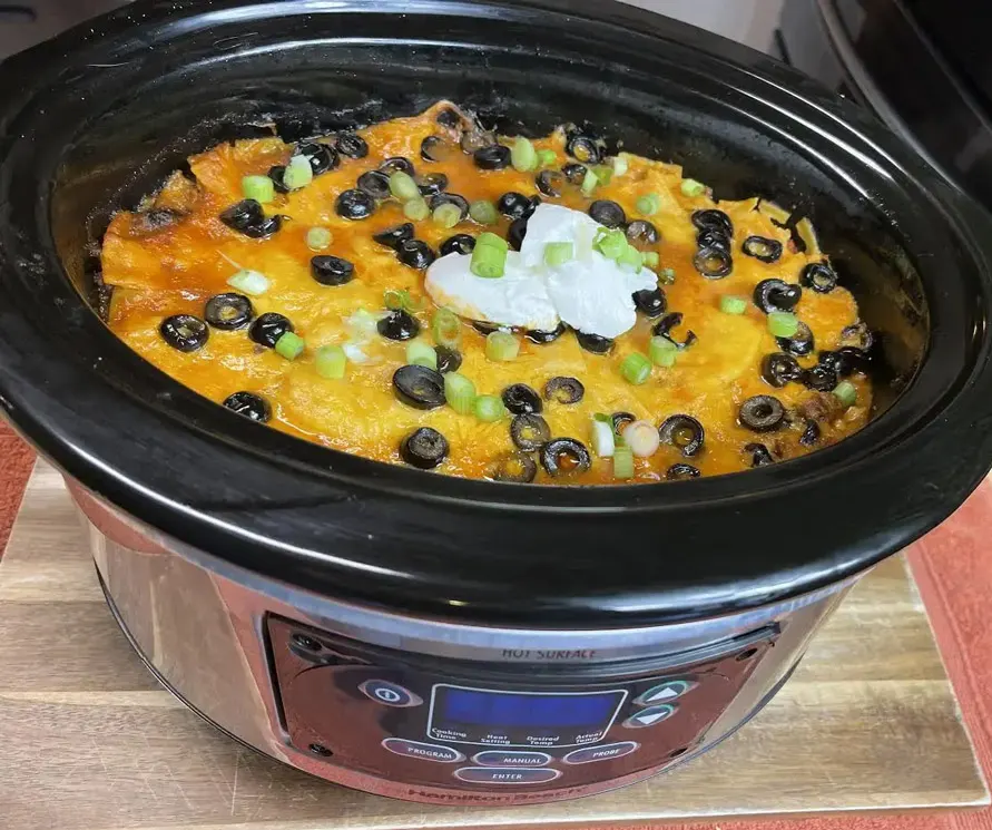 crockpot-enchilada-mexican-casserole