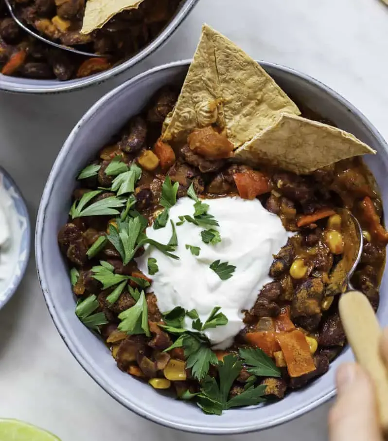 dutch-oven-chili-without-meat