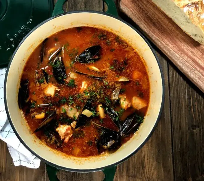 easy-cioppino-seafood-soup