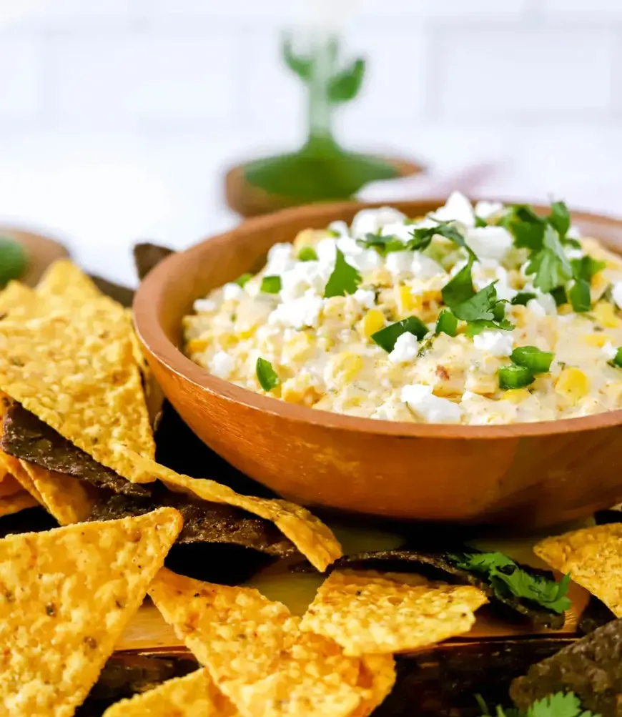 easy-crockpot-street-corn-dip