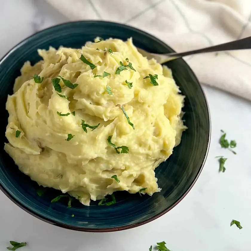 easy-vegan-garlic-mashed-potatoes