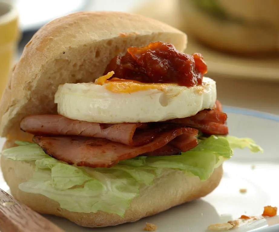 egg-and-bacon-rolls-with-tomato-relish