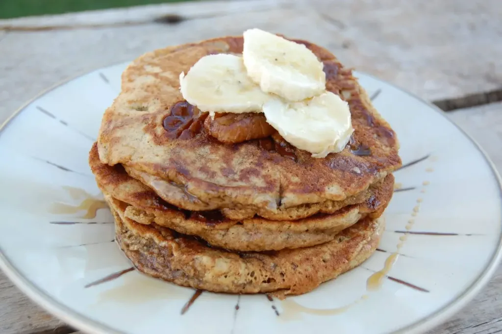 fluffy-wholewheat-banana-pancakes