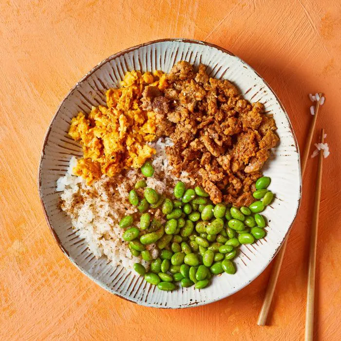 fragrant-japanese-style-pork-bowl-with-edamame