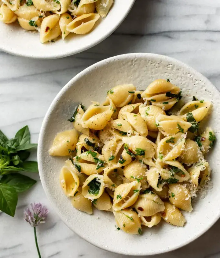 garlic-herb-butter-pasta