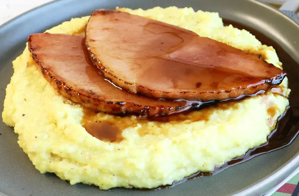 ham-hock-and-cheesy-grits