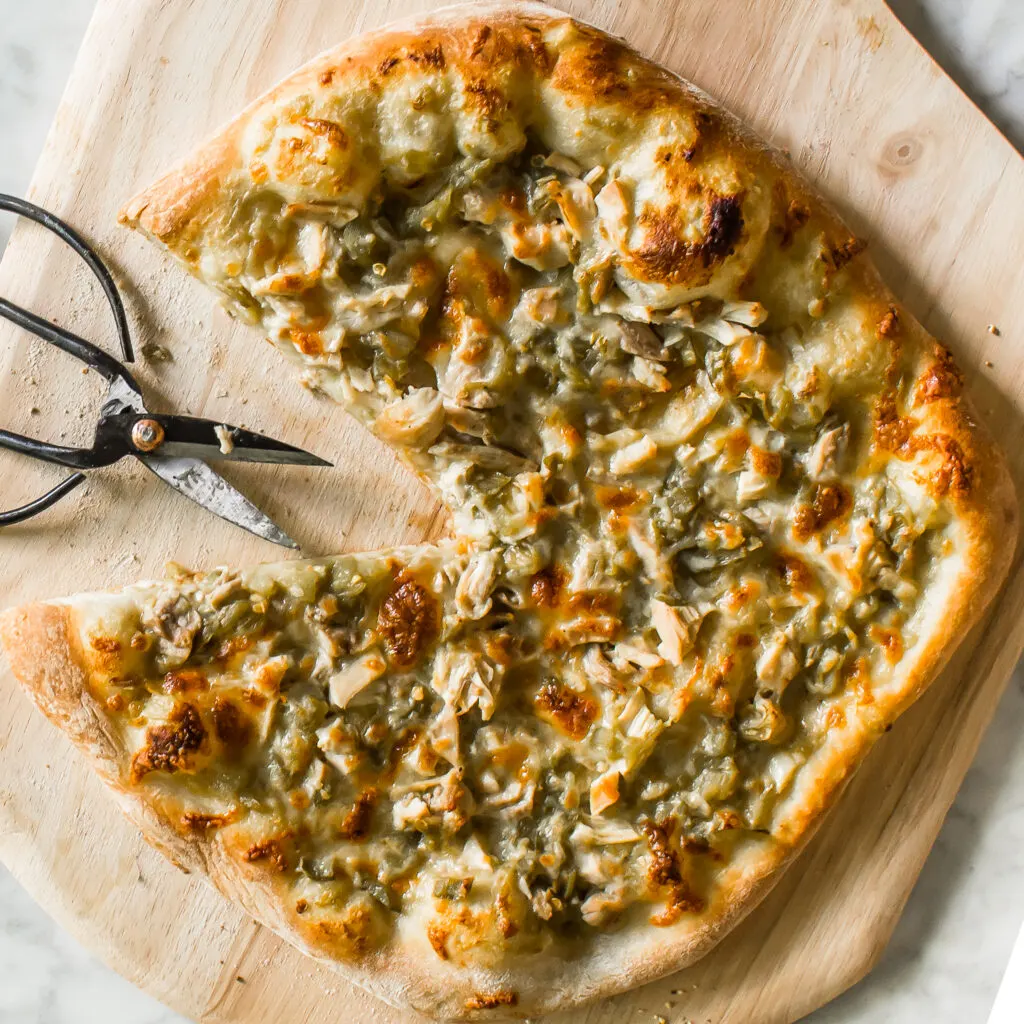 hatch-green-chile-chicken-pizza