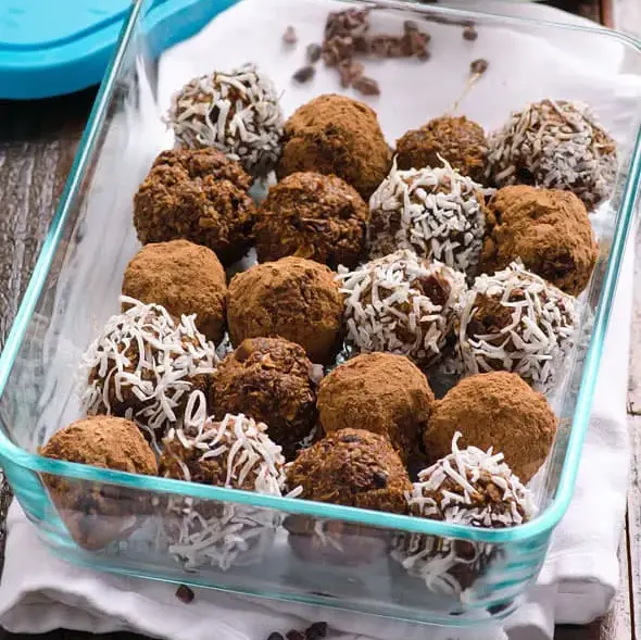 healthy-cacao-nibs-brownie-bites