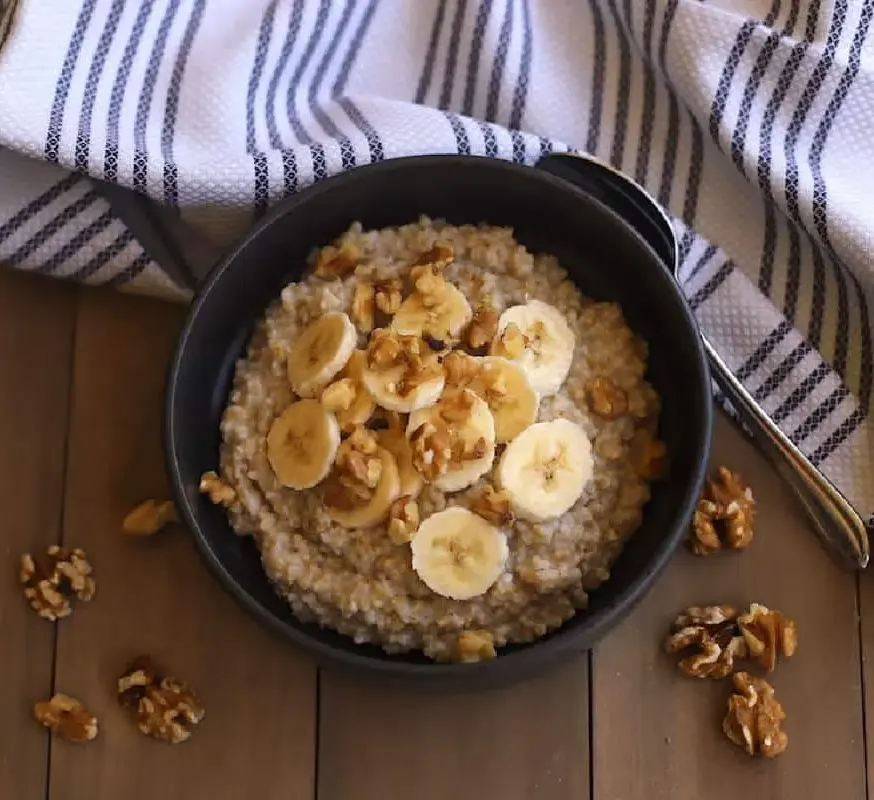 hearty-oatmeal-breakfast