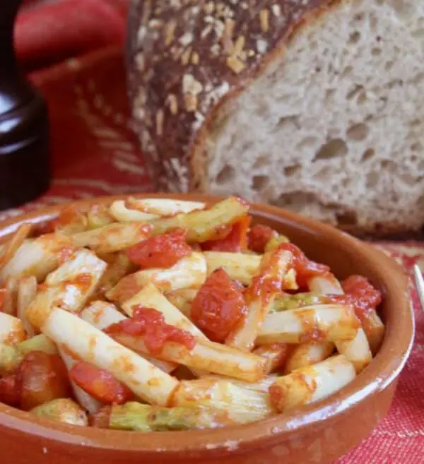 italian-style-white-asparagus-with-tomatoes