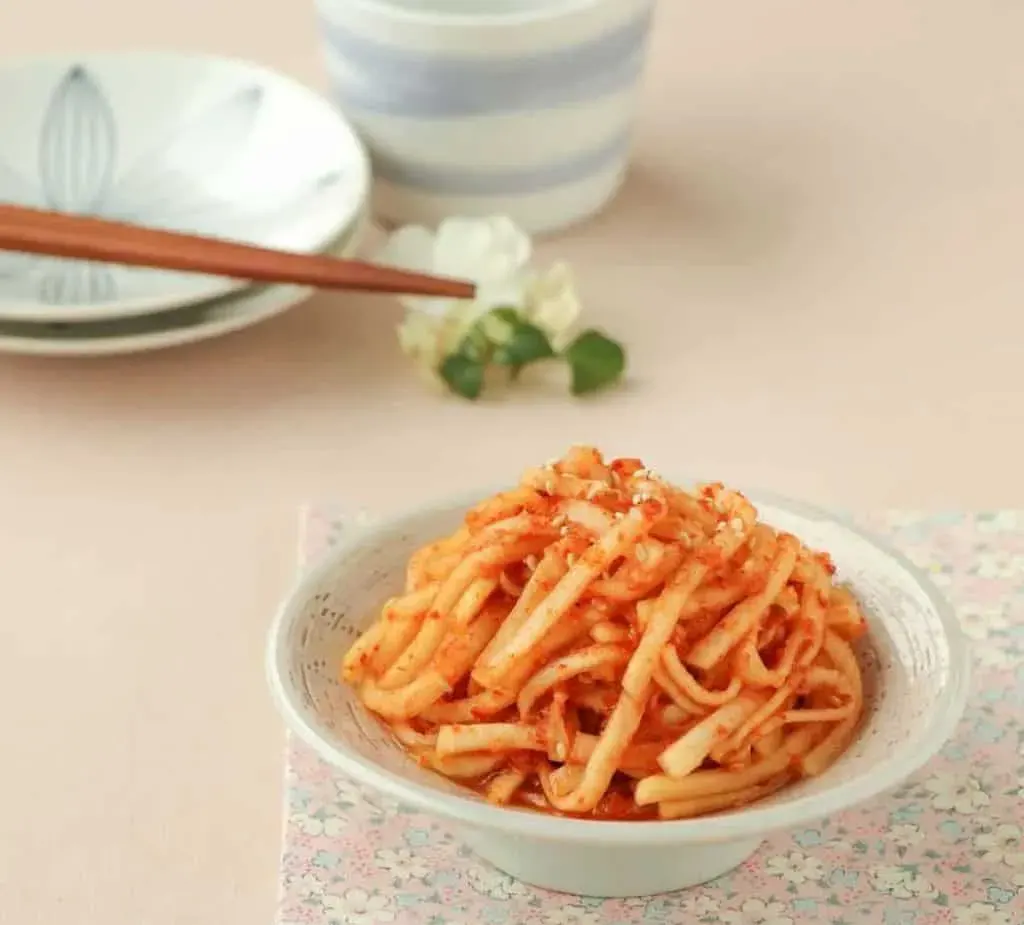 korean-radish-salad-(mu-saengchae)