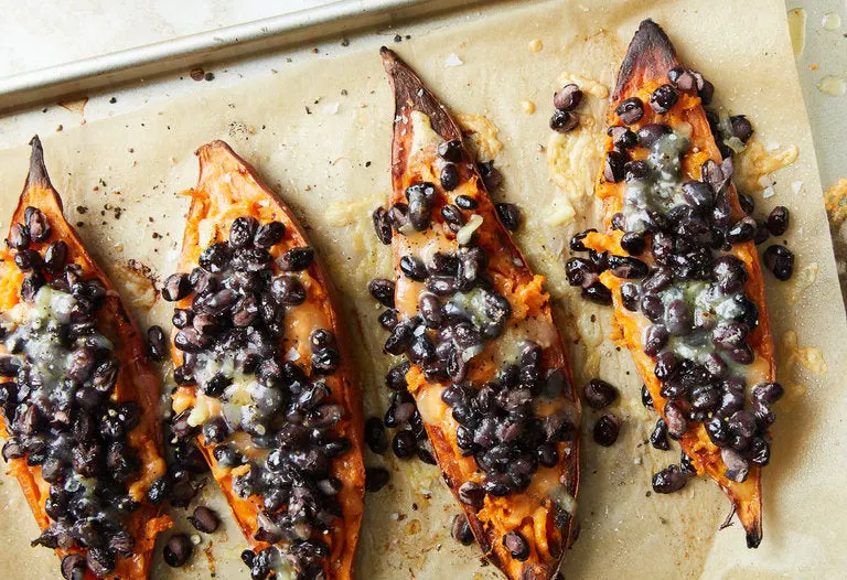 loaded-sweet-potatos-and-black-beans