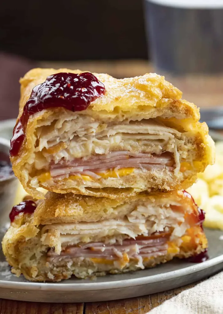 monte-cristo-with-raspberry-dipping-sauce