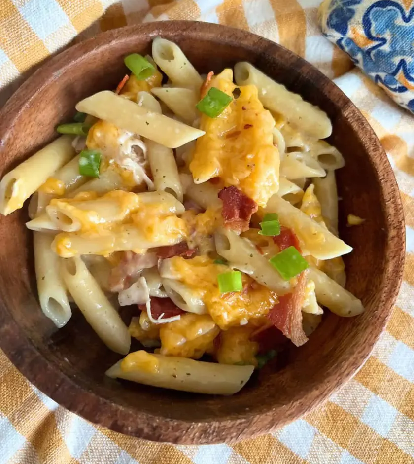 one-pot-chicken-bacon-ranch-pasta