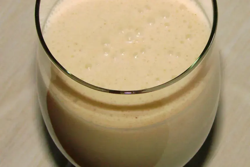 peanut-butter-and-banana-breakfast-smoothie