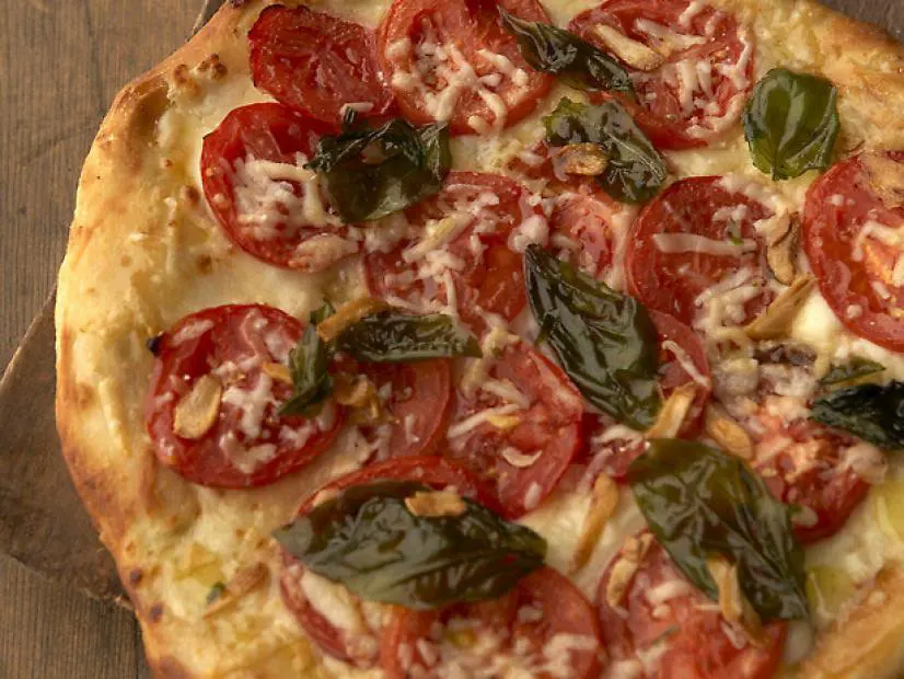 pizza-with-fresh-tomatoes-and-basil