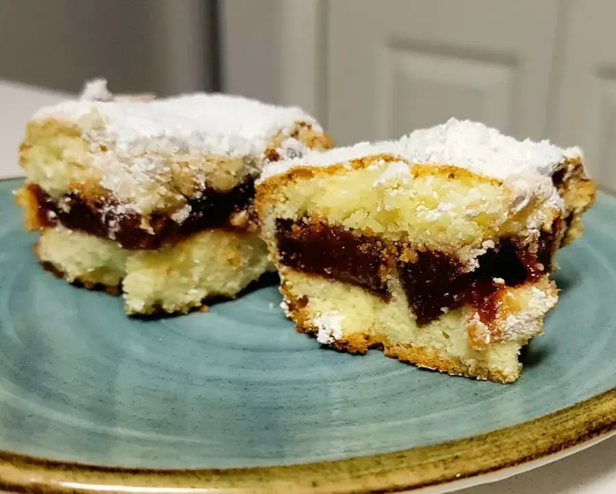 puerto-rican-panetela-guava-cake