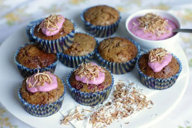 raspberry-coconut-cupcakes