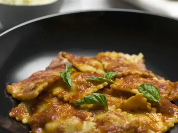 ravioli-with-roma-tomato-sauce