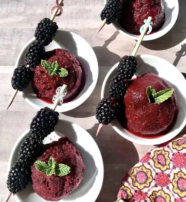 refreshing-blackberry-mint-italian-ice