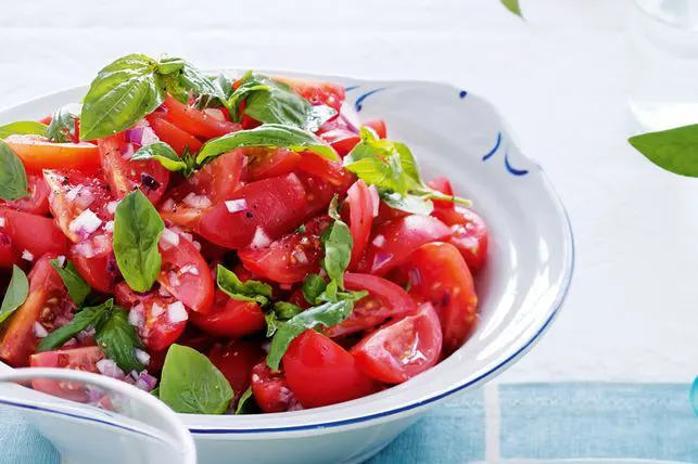 roma-tomato-and-basil-salad