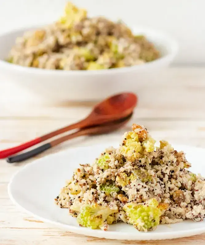 romanesco-and-smoked-salmon-quinoa-bowl