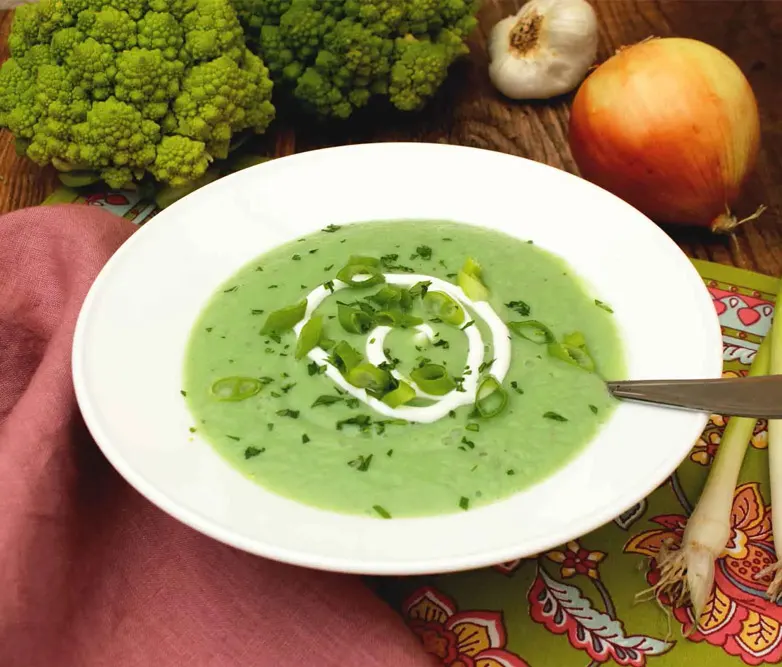 romanesco-cauliflower-soup