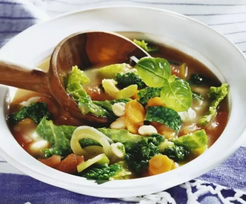 savoy-cabbage-and-white-bean-stew