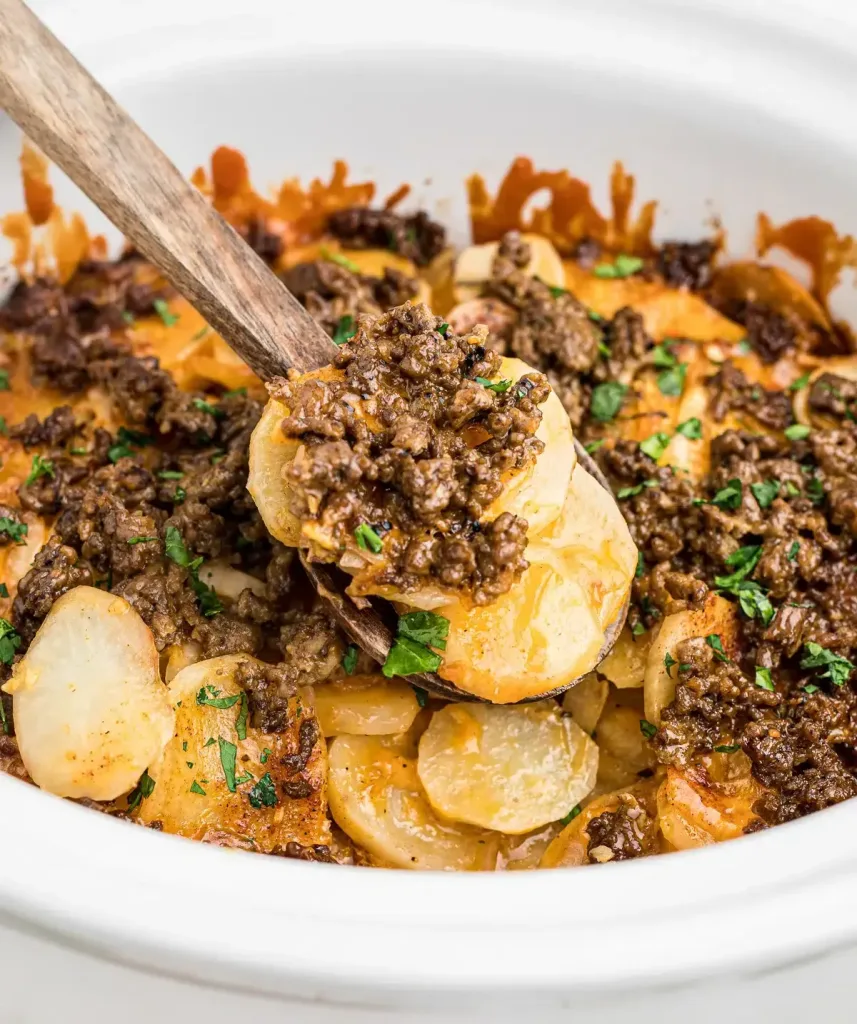 slow-cooker-beef-and-potatoes-au-gratin