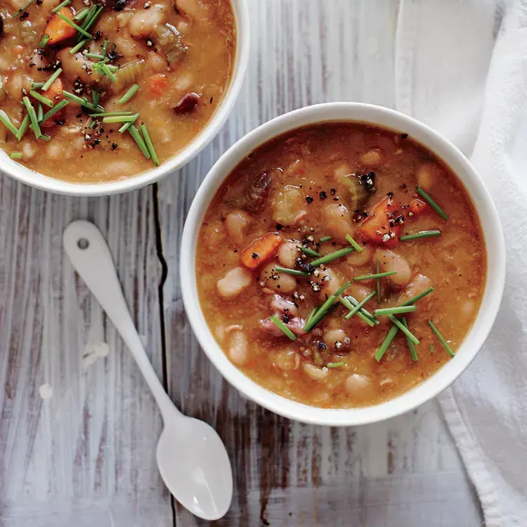 smoky-ham-hock-and-bean-soup