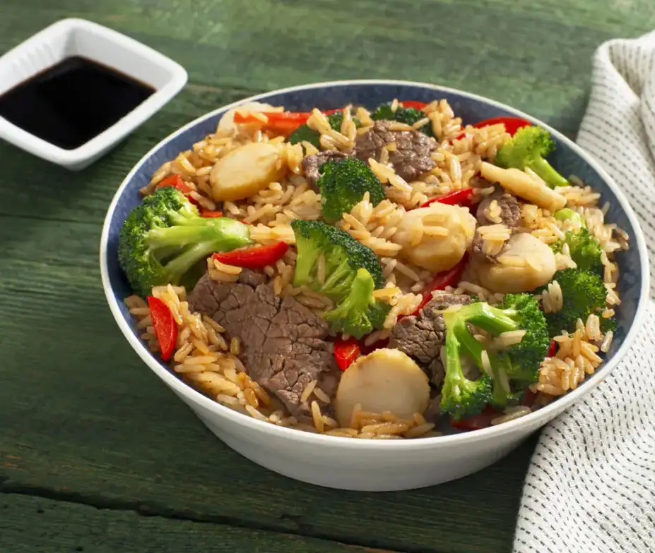 steak-and-broccoli-stir-fry-with-garlic-rice