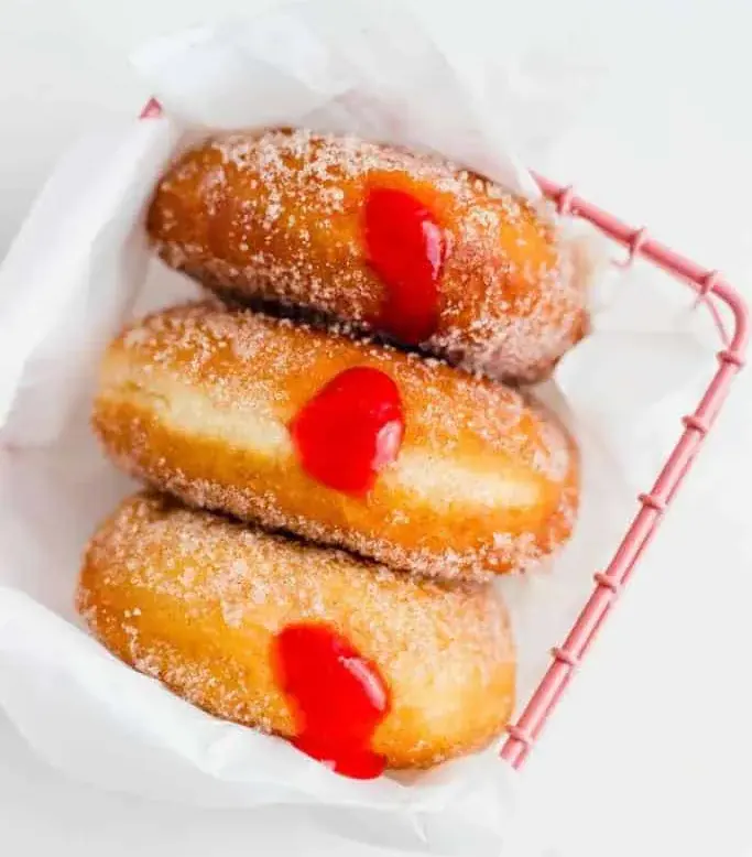 strawberry-rhubarb-jelly-filled-donuts