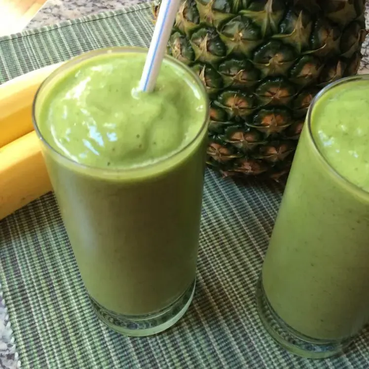 tropical-kale-smoothie