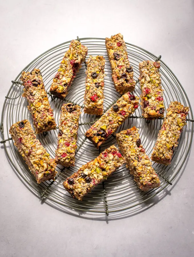 vega-blackcurrant-energy-bars