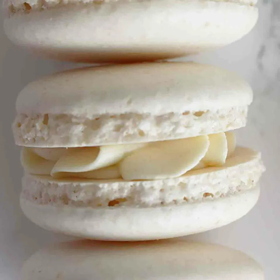 vegan-aquafaba-macarons