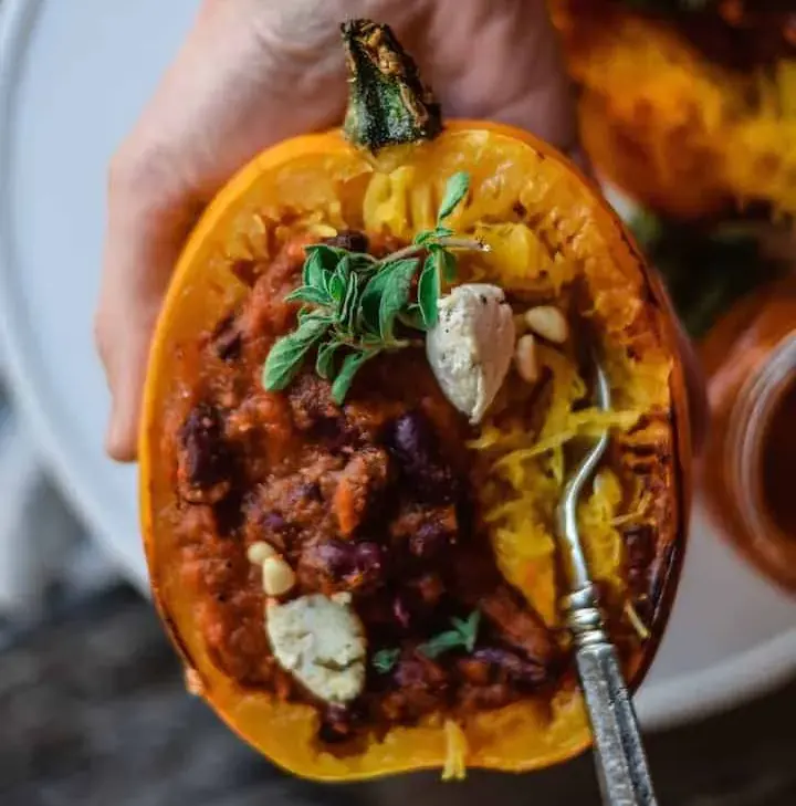 vegan_marinara-spaghetti-squash