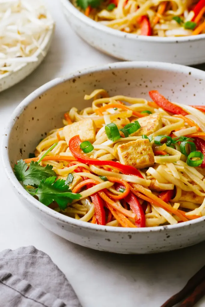 vegetable-lo-mein-with-crispy-tofu